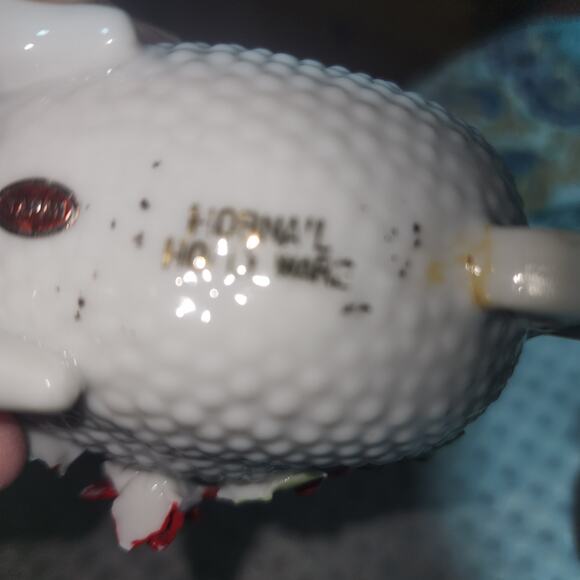 VINTAGE HOBNAIL HOLLYWARE EUC PORCELAIN SLEIGH  AND PITCHER COMBO COLLECTIBLE - Picture 4 of 6